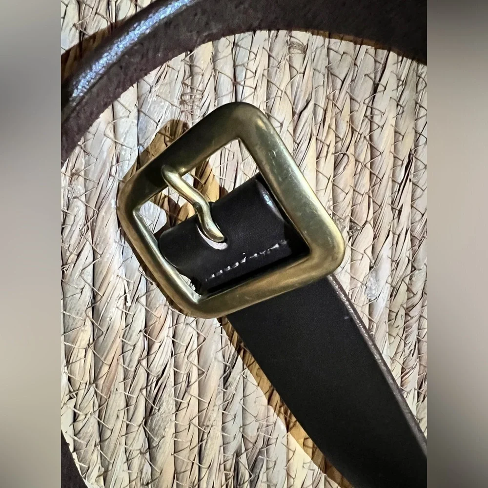 Tweeds thick brown leather belt with brass buckle 95543 sz 26